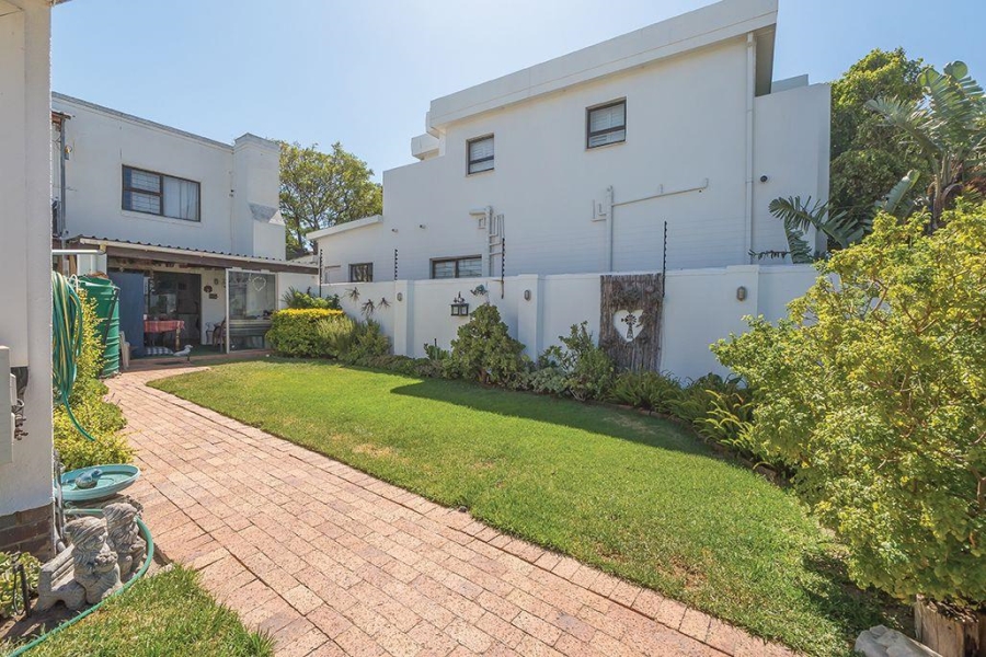 5 Bedroom Property for Sale in Strand North Western Cape